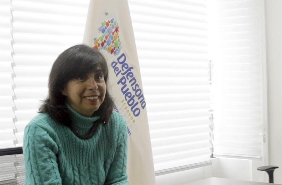 Gina Benavides vuelve a la vida de la docencia en la Universidad Andina Simu00f3n Bolu00edvar. Captura de pantalla.